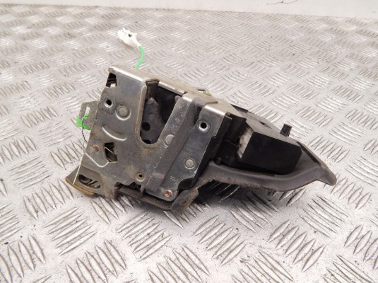 Замок двери передней правой BMW 5-series (E39) 51 21 8 235 102
