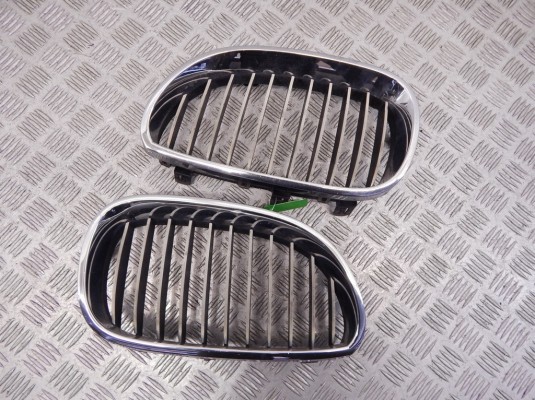 Решетка радиатора BMW 5-series (E60/61) 51 13 7 027 062