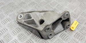 Кронштейн двигателя BMW X3-series (E83) 22 11 3 414 582 Кронштейн двигателя BMW X3-series (E83) 22 11 3 414 582