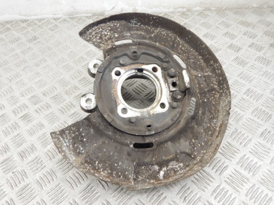 Ступица задняя правая BMW 7-series (F01/02) 33 32 6 796 498