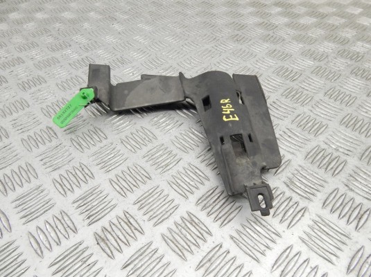 Крепление фары правой BMW 3-series (E46) 63 12 8 380 188