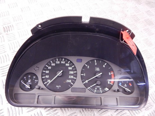 Щиток приборов (приборная панель) BMW 5-series (E39) 62 11 8 381 808