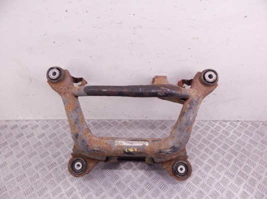 Балка подвески задняя BMW 3-series (E46) 33 31 6 770 865