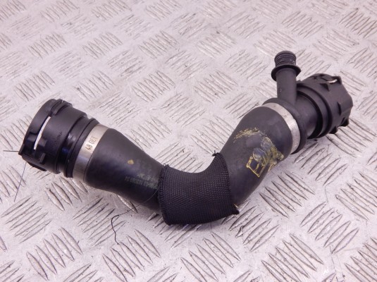 Патрубок радиатора BMW 3-series (E90/91/92) 17 12 7 789 589 Патрубок радиатора BMW 3-series (E90/91/92) 17 12 7 789 589