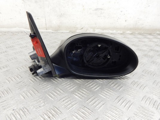 Зеркало наружное правое BMW 1-series (E87) 51 16 7 189 850 Зеркало наружное правое BMW 1-series (E87) 51 16 7 189 850