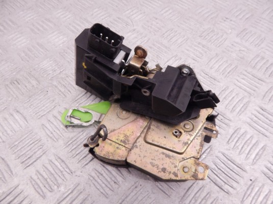 Замок двери передней правой BMW 3-series (E36) 51 21 8 169 046