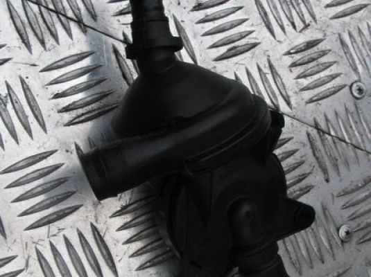 Маслоотделитель (сапун) BMW 3-series (E46) 11 61 7 503 520