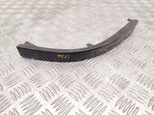Ус под фонарь правый BMW 7-series (E65/66) 7155446