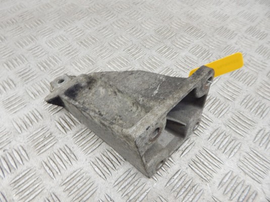 Кронштейн двигателя BMW 1-series (E87) 22 11 6 760 310