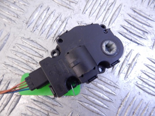 Моторчик заслонки печки BMW X5-series (E70) 64 11 9 321 034
