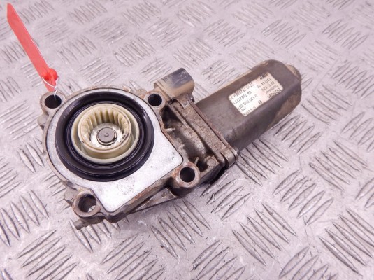 Электромотор раздаточной коробки BMW X5-series (E53) 27 10 7 528 559