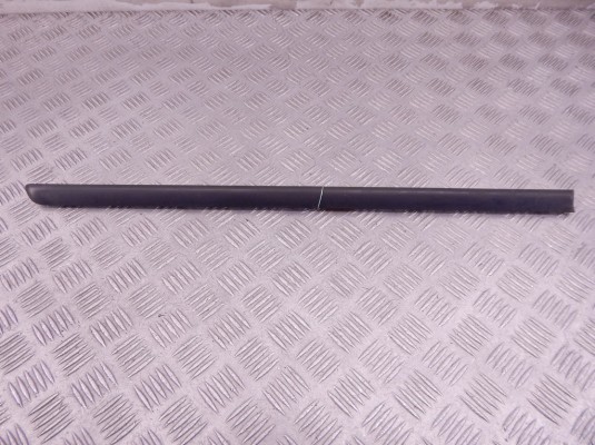 Молдинг двери задней правой BMW 3-series (E46) 51 13 8 208 452
