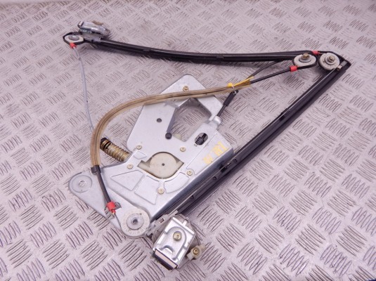 Стеклоподъемник электрический передний правый BMW 5-series (E39) 51 33 8 252 394
