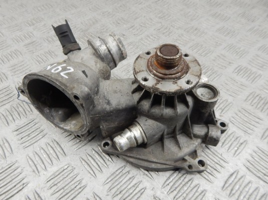 Помпа BMW X5-series (E53) 11 51 7 524 551