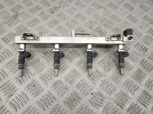 Форсунка BMW 3-series (E46) 13 53 7 506 158