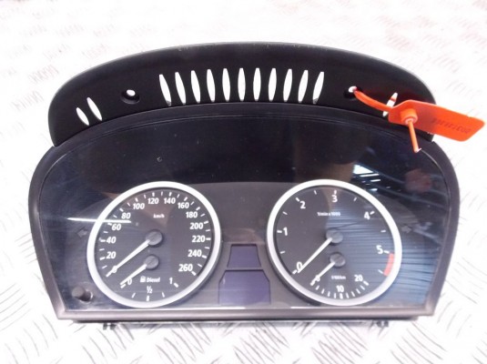 Щиток приборов (приборная панель) BMW 5-series (E60/61) 62 11 6 983 153