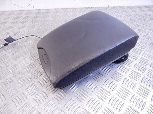 Подлокотник BMW X5-series (E53) 51 16 8 263 780