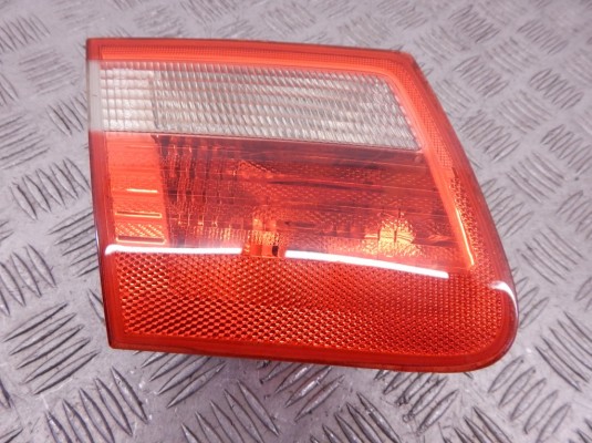 Фонарь крышки багажника левый BMW 3-series (E46) 63 21 8 368 759