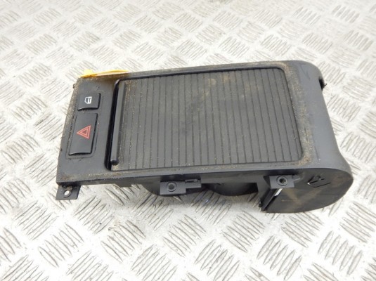 Подстаканник BMW X5-series (E53) 51 16 8 402 941