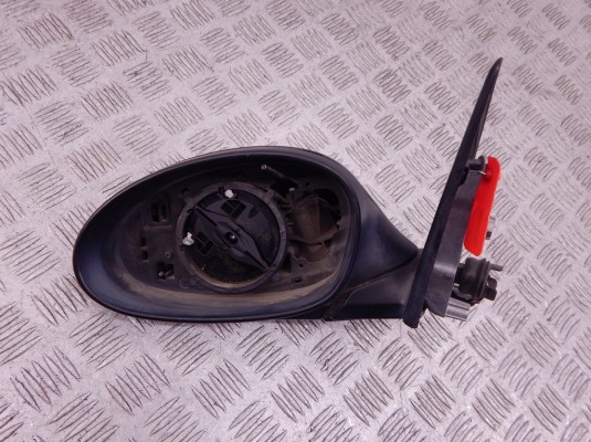 Зеркало наружное левое BMW 3-series (E90/91/92) 51 16 7 189 947 Зеркало наружное левое BMW 3-series (E90/91/92) 51 16 7 189 947