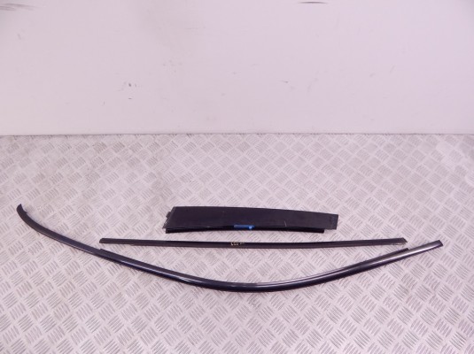 Молдинг двери передней правой BMW X5-series (E53) 51 32 8 257 702
