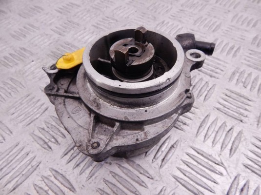 Насос вакуумный BMW X5-series (E53) 11 66 7 786 841