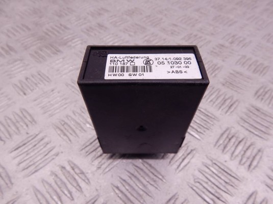 Блок управления пневмоподвеской BMW X5-series (E53) 37 14 1 092 396