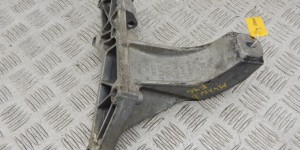 Кронштейн двигателя BMW 3-series (E46) 22 11 6 753 225