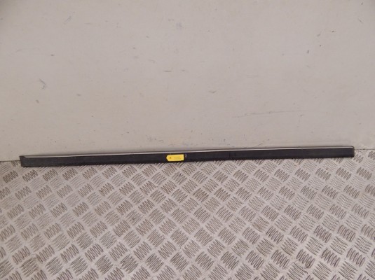 Молдинг двери передней левой BMW 5-series (E39) 51 13 8 159 295