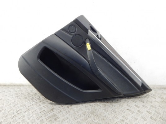 Обшивка двери задней правой (дверная карта) BMW X5-series (E70)