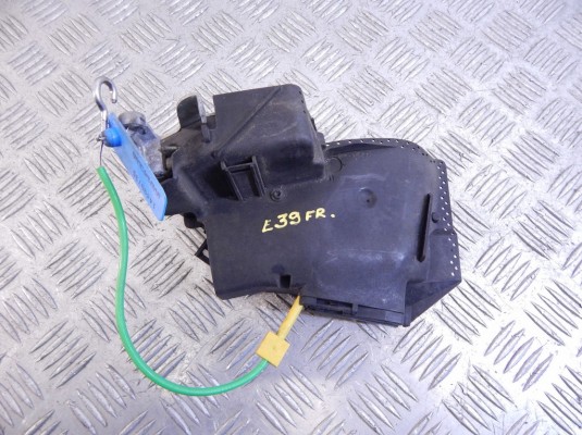 Замок двери передней правой BMW 5-series (E39) 51 21 8 235 104