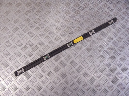 Молдинг двери задней правой BMW 3-series (E46) 51 13 8 208 452