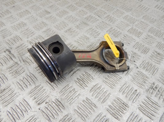 Поршень BMW 7-series (E38) 11 25 2 246 631