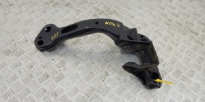 Кронштейн КПП BMW X3-series (E83)