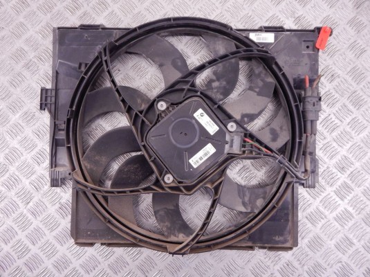 Вентилятор радиатора BMW 3-series (F30/31) 17 42 7 640 509 Вентилятор радиатора BMW 3-series (F30/31) 17 42 7 640 509