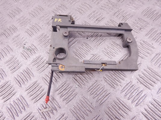 Скелет ручки наружной передней правой BMW 5-series (E39) 51 21 8 245 354 Скелет ручки наружной передней правой BMW 5-series (E39) 51 21 8 245 354