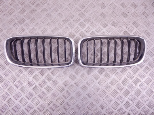 Решетка радиатора BMW 3-series (F30/31) 51 13 7 405 835 Решетка радиатора BMW 3-series (F30/31) 51 13 7 405 835