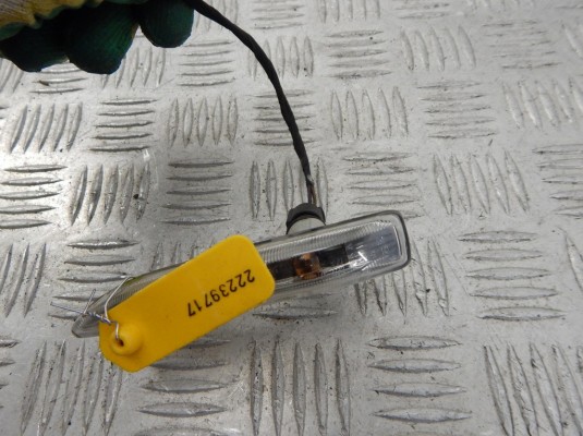 Повторитель передний правый BMW 7-series (E65/66) 63 13 7 164 758