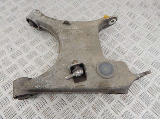 Рычаг задний правый BMW 5-series (E39) 33 32 1 093 724 Рычаг задний правый BMW 5-series (E39) 33 32 1 093 724