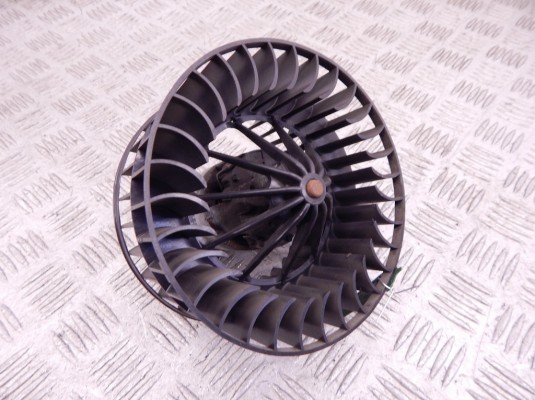 Моторчик печки BMW 3-series (E36) 64 11 8 390 434 Моторчик печки BMW 3-series (E36) 64 11 8 390 434