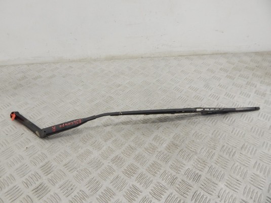 Щеткодержатель (поводок стеклоочистителя, дворник) BMW 3-series (E36) 61 61 8 360 412 Щеткодержатель (поводок стеклоочистителя, дворник) BMW 3-series (E36) 61 61 8 360 412