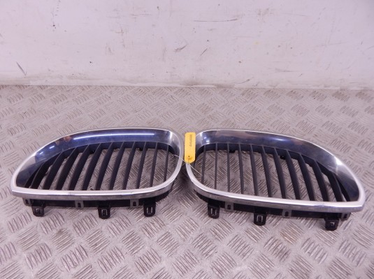 Решетка радиатора BMW 5-series (E60/61) 51 13 7 027 061