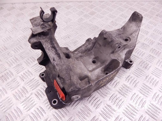 Кронштейн компрессора кондиционера BMW 7-series (F01/02) 11 16 7 802 639