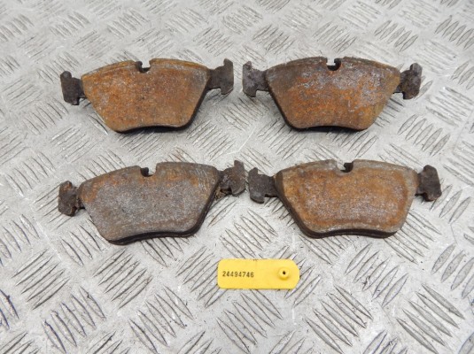 Тормозные колодки передние BMW 5-series (E34) Тормозные колодки передние BMW 5-series (E34)