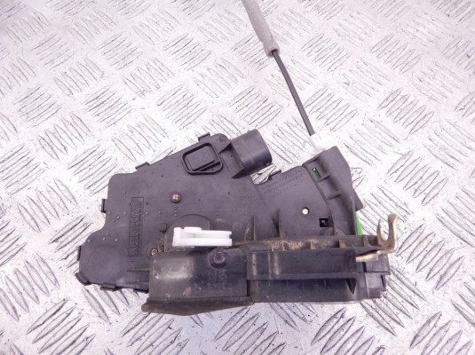 Замок двери передней правой BMW 3-series (E46) 51 21 7 011 244