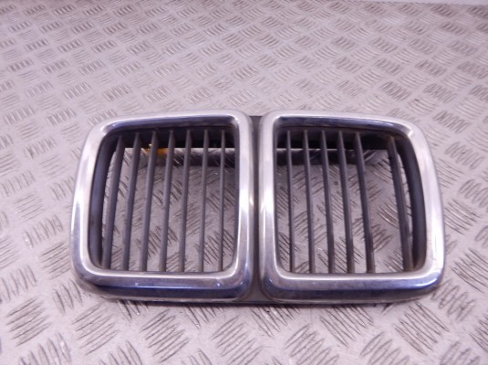 Решетка радиатора BMW 7-series (E32) 51 13 1 908 697 Решетка радиатора BMW 7-series (E32) 51 13 1 908 697