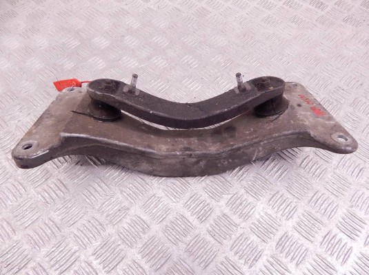 Кронштейн КПП BMW 5-series (E39) 22 31 1 096 104