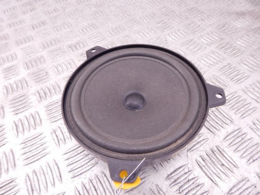 Динамик двери передней правой BMW 3-series (E46) 65 13 8 368 233