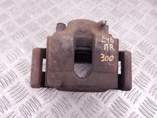 Суппорт передний правый BMW 3-series (E46) 34 21 6 758 136