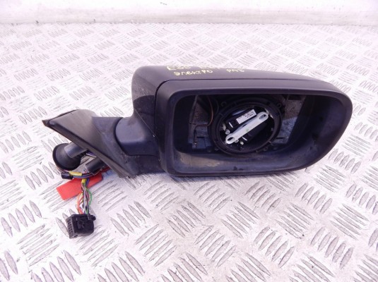 Зеркало наружное правое BMW 5-series (E39) 51 16 8 266 600